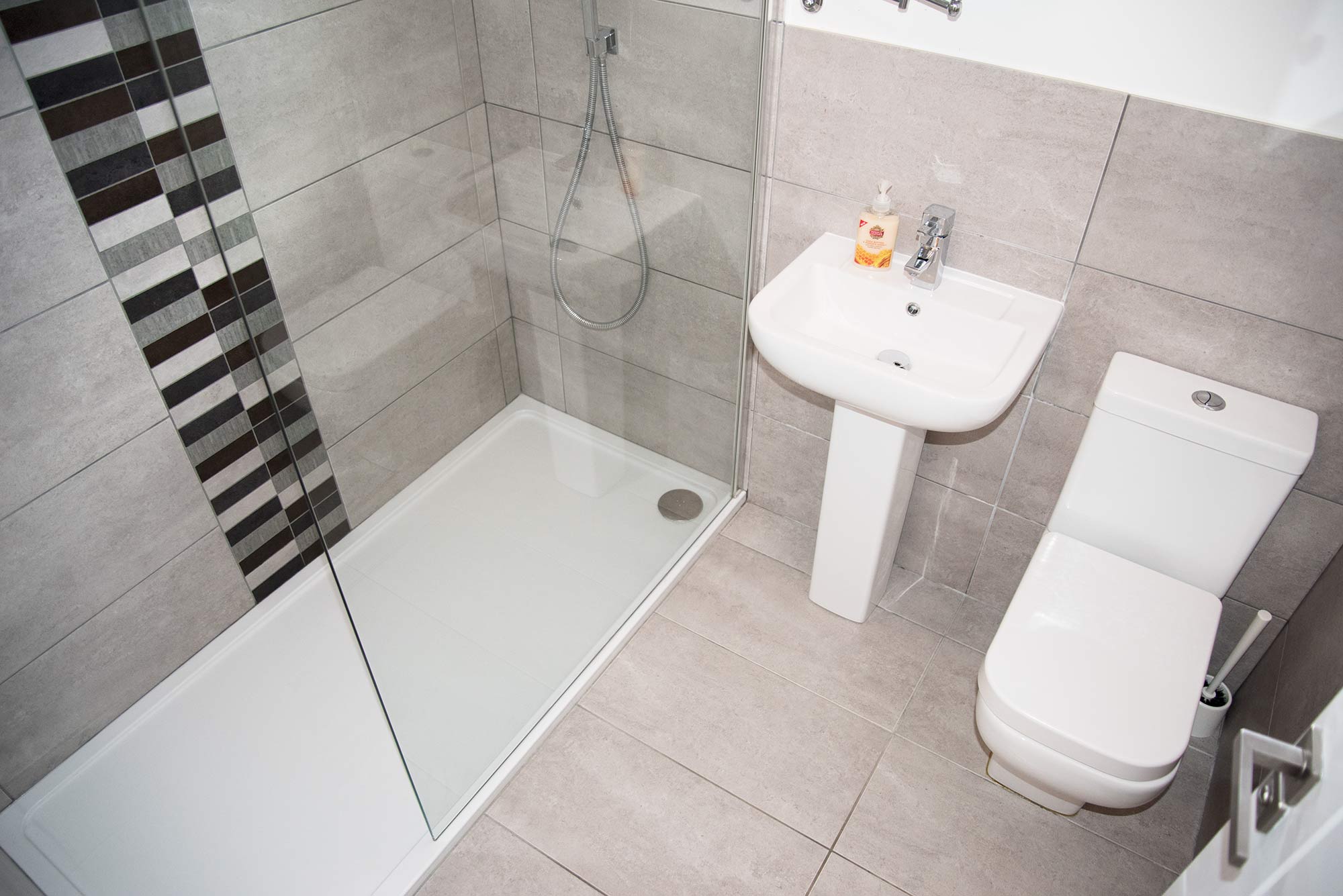 private modern bathroom self catering in Portree